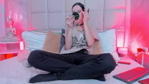 Keira Hecate online show from November 25, 2025, 8:20 pm