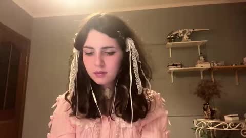 Sarah online show from December 3, 2025, 4:49 pm