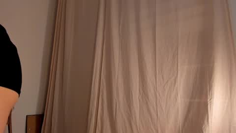 Snapshot of hee_jeen chatting on January 26, 2025, 1:36 pm Jeen online show from January 26, 2025, 1:36 pm