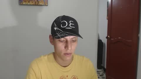 hefesto_69 online show from November 29, 2025, 11:08 pm