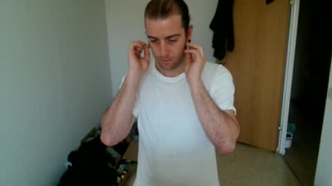 Snapshot of hei_69 chatting on December 14, 2025, 10:20 am hei_69 online show from December 14, 2025, 10:20 am