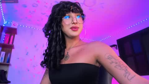 Snapshot of heka_prudence chatting on February 12, 2025, 2:14 am Heka Prudence online show from February 12, 2025, 2:14 am