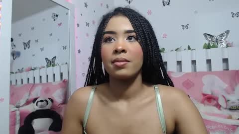 Snapshot of hela_sexy_xx chatting on December 3, 2024, 5:20 am hella online show from December 3, 2024, 5:20 am