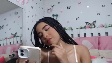 Snapshot of hela_sexy_xx chatting on December 20, 2025, 5:03 am hella online show from December 20, 2025, 5:03 am