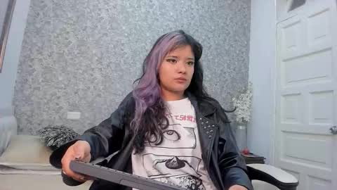 Hella online show from September 19, 2025, 12:06 pm