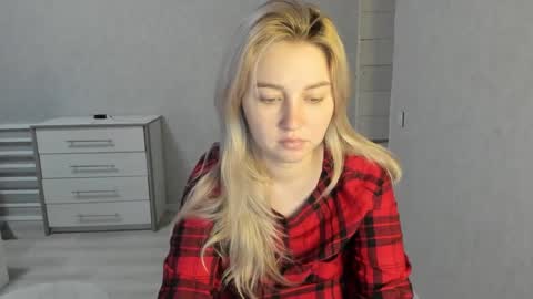 Snapshot of helen_angel_girl chatting on January 5, 2025, 2:19 pm Helen sven online show from January 5, 2025, 2:19 pm