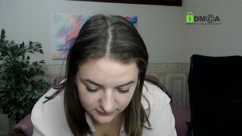 Snapshot of helen_elliot chatting on December 5, 2024, 9:50 am Helen Elliot online show from December 5, 2024, 9:50 am