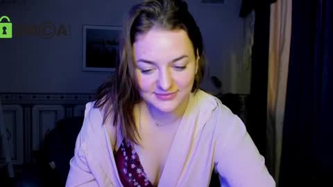 Snapshot of helen_elliot chatting on December 11, 2024, 10:47 am Helen Elliot online show from December 11, 2024, 10:47 am