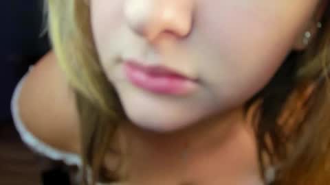 Snapshot of helen_elliot chatting on September 27, 2025, 6:07 am Helen Elliot online show from September 27, 2025, 6:07 am