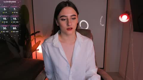 Snapshot of helena_lorente chatting on December 16, 2024, 8:05 pm Helen online show from December 16, 2024, 8:05 pm