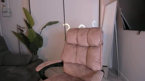 Snapshot of helena_lorente chatting on December 4, 2025, 6:49 pm Helen online show from December 4, 2025, 6:49 pm