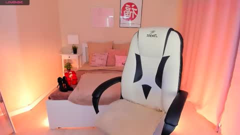 Snapshot of helenaregal chatting on November 29, 2025, 9:45 am Helena online show from November 29, 2025, 9:45 am