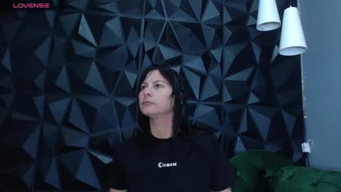 Helena Saenz online show from November 24, 2025, 12:05 pm