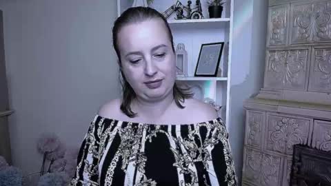 Helen online show from October 16, 2025, 7:20 am