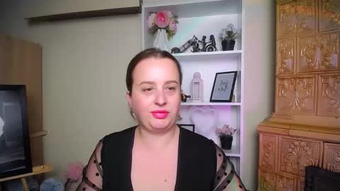 Helen online show from November 24, 2025, 8:03 am