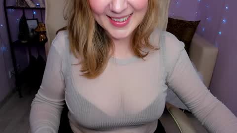 Snapshot of helens_lov chatting on December 24, 2024, 2:10 am Helen online show from December 24, 2024, 2:10 am