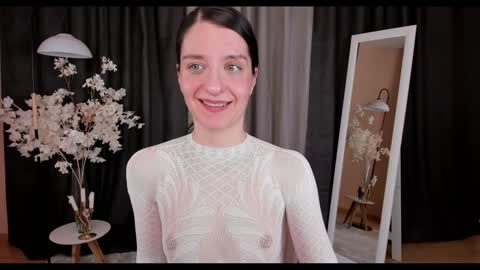 Helen online show from February 3, 2025, 12:57 pm