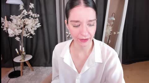 Helen online show from March 7, 2025, 2:46 am