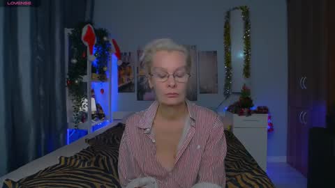 Snapshot of helgahimmele chatting on January 6, 2025, 2:15 am Helga online show from January 6, 2025, 2:15 am