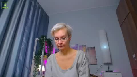 Snapshot of helgahimmele chatting on February 15, 2025, 7:27 am Helga online show from February 15, 2025, 7:27 am