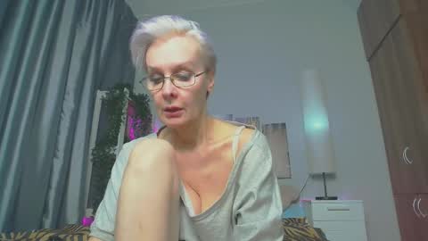 Snapshot of helgahimmele chatting on February 28, 2025, 11:12 pm Helga online show from February 28, 2025, 11:12 pm