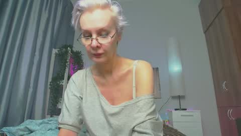 Snapshot of helgahimmele chatting on March 1, 2025, 9:40 am Helga online show from March 1, 2025, 9:40 am