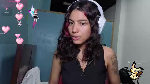 Helia Transfem and Amy online show from October 15, 2025, 6:19 pm