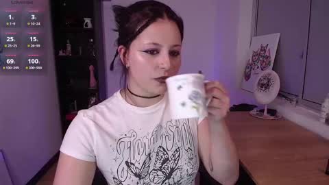 Snapshot of hell_dancer_ chatting on September 8, 2025, 11:15 pm Lexa online show from September 8, 2025, 11:15 pm