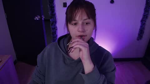 Snapshot of hell_dancer_ chatting on December 21, 2025, 7:26 am Lexa online show from December 21, 2025, 7:26 am