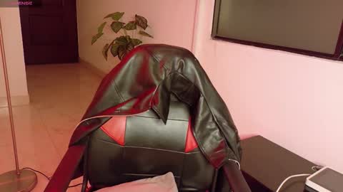 Snapshot of hell_girll_ chatting on October 31, 2025, 4:02 am Hell Girl online show from October 31, 2025, 4:02 am