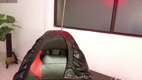 Snapshot of hell_girll_ chatting on November 9, 2025, 3:38 am Hell Girl online show from November 9, 2025, 3:38 am