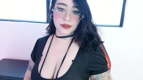 Snapshot of hell_girll_ chatting on November 30, 2025, 9:19 pm Hell Girl online show from November 30, 2025, 9:19 pm