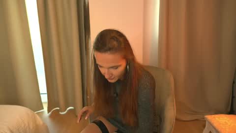 Snapshot of hell_lo chatting on October 19, 2025, 1:23 pm Lorette Lory online show from October 19, 2025, 1:23 pm