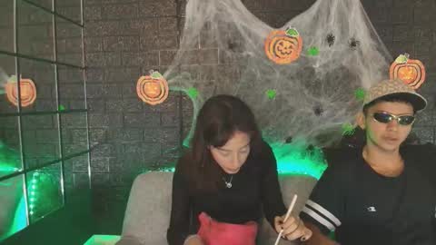 Snapshot of hellanddante_ chatting on October 21, 2025, 11:49 pm H E L L AND D A N T E online show from October 21, 2025, 11:49 pm