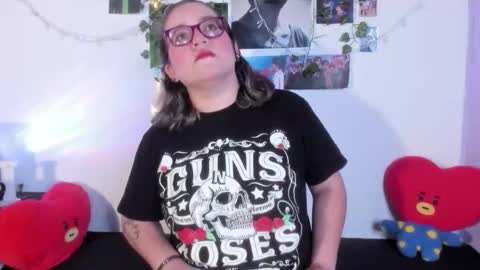 hellen online show from November 3, 2025, 2:24 am