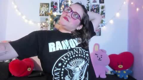 hellen online show from November 8, 2025, 6:13 am