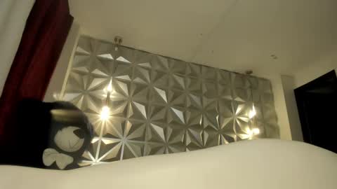 Hellen online show from November 28, 2025, 1:36 pm