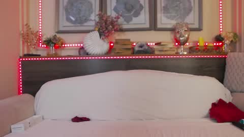    online show from February 24, 2025, 10:15 am