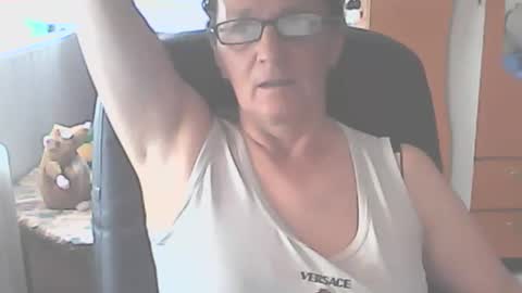 Snapshot of hellenmarie chatting on September 11, 2025, 10:37 am hellenmarie online show from September 11, 2025, 10:37 am