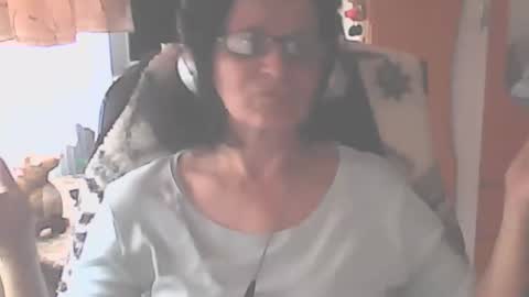 Snapshot of hellenmarie chatting on November 16, 2025, 11:16 am hellenmarie online show from November 16, 2025, 11:16 am