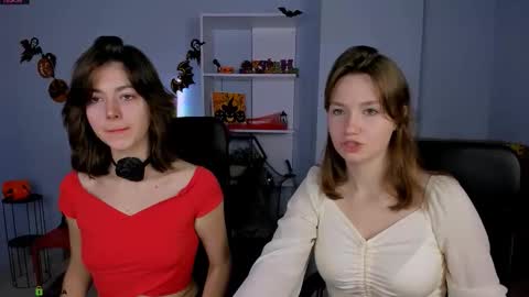 Helli online show from November 1, 2025, 8:11 pm