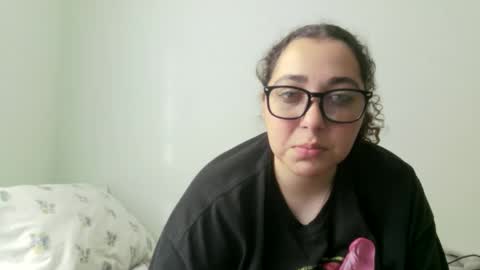 Snapshot of hellooli chatting on December 16, 2025, 10:04 pm hellooli online show from December 16, 2025, 10:04 pm