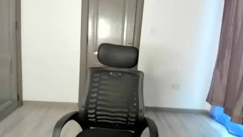 Sandy online show from November 10, 2025, 4:00 am