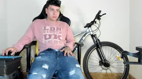 Star and Andy online show from October 21, 2025, 5:30 am