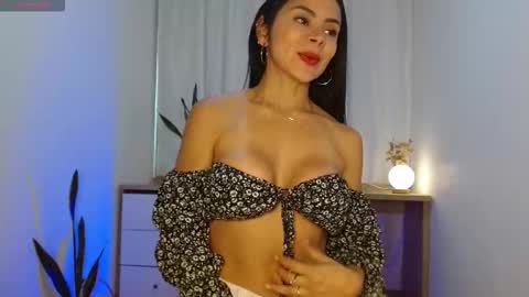 Snapshot of hema_gold chatting on September 17, 2025, 5:25 pm HEMA online show from September 17, 2025, 5:25 pm
