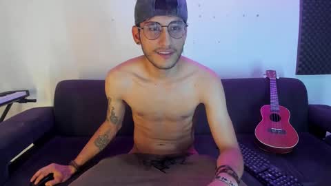 Snapshot of henrik_senn chatting on December 2, 2024, 11:45 am henrik_senn online show from December 2, 2024, 11:45 am