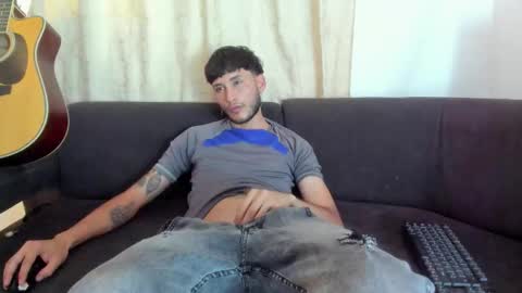 Snapshot of henrik_senn chatting on September 16, 2025, 9:16 pm henrik_senn online show from September 16, 2025, 9:16 pm