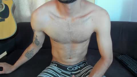 Snapshot of henrik_senn chatting on September 18, 2025, 8:33 pm henrik_senn online show from September 18, 2025, 8:33 pm