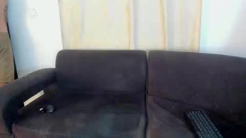 Snapshot of henrik_senn chatting on October 7, 2025, 11:35 pm henrik_senn online show from October 7, 2025, 11:35 pm