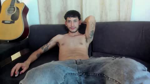 Snapshot of henrik_senn chatting on November 7, 2025, 11:27 pm henrik_senn online show from November 7, 2025, 11:27 pm